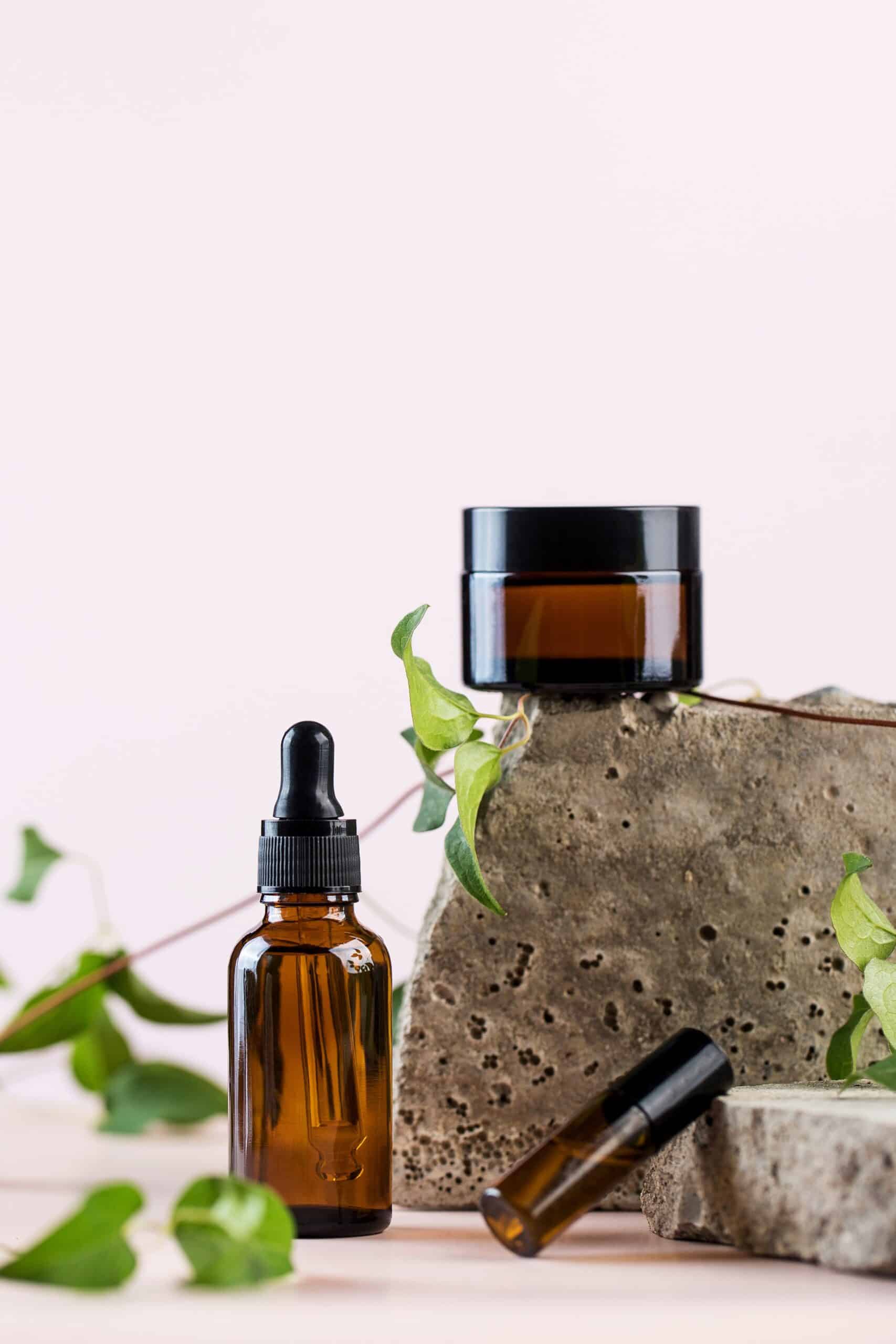 Glassflaske brun 30 ml m/pipette  Kinsarvik