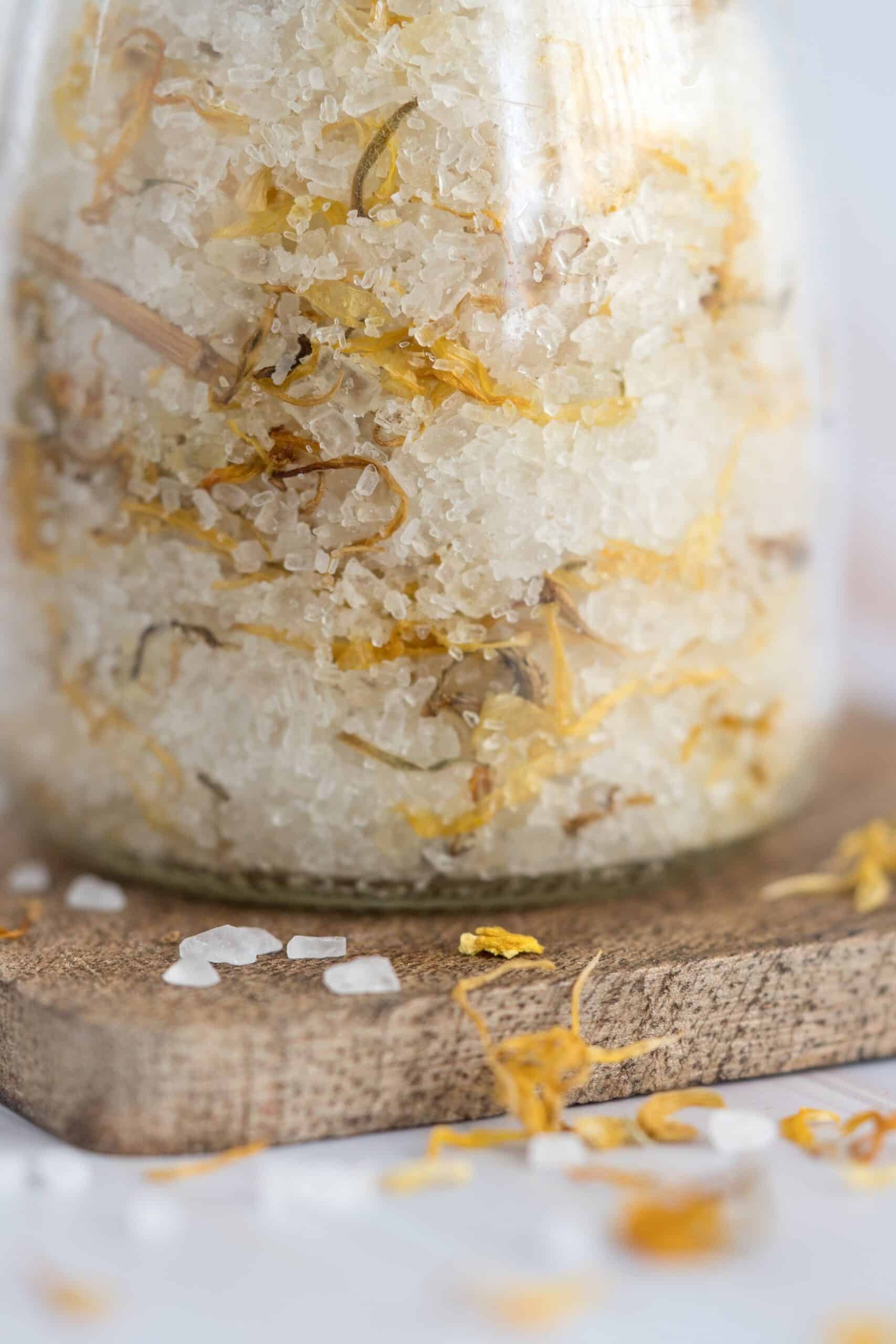 Helende fotbad med ringblomst